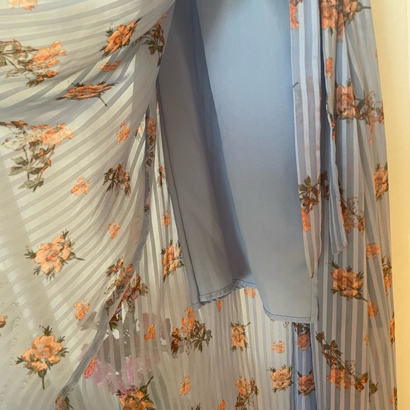 ASTR The Label Dress, Gorgeous Blue Floral, Like New, Size M, One of a Kind! - Picture 7 of 10